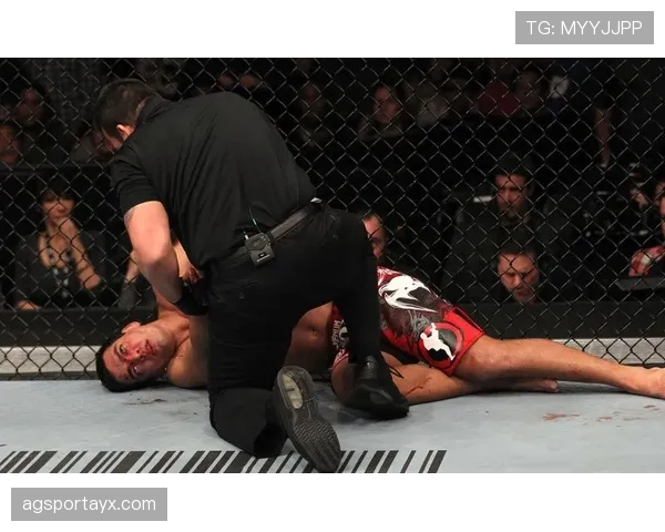 看到乔恩·琼斯开的车比我房子还贵，心态当场崩了